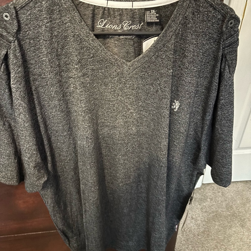 Lions Crest Gray Short Sleeve Men's Tee